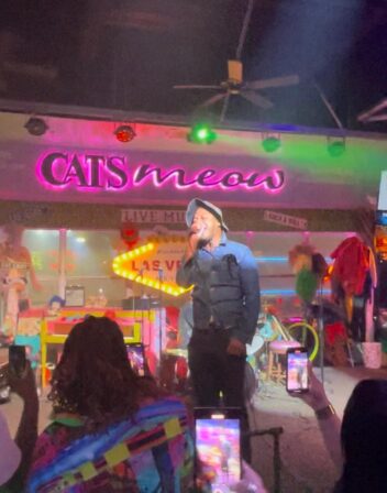 Cuba Gooding Jr. at Cats Meow Karaoke Bar